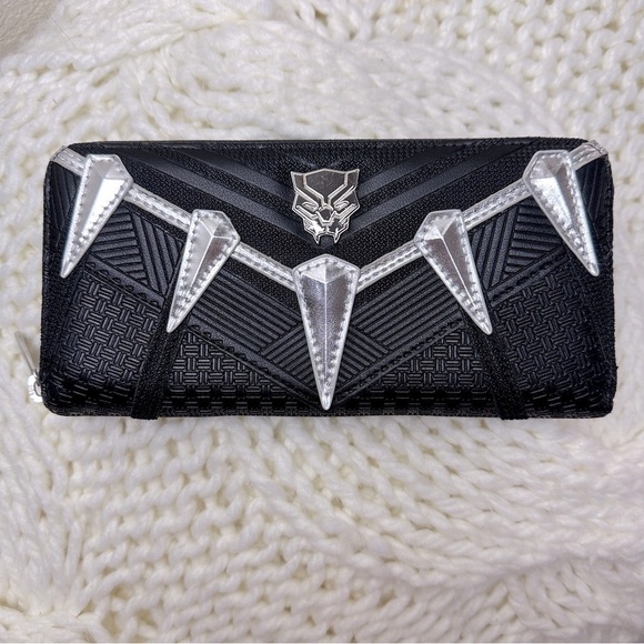 LOUNGEFLY Marvel BLACK PANTHER Infinity War Zip Around Large Wallet Black Silver - Picture 3 of 10
